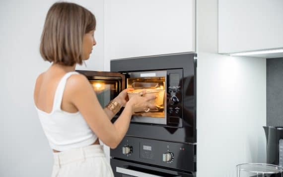 recalentar alimentos en microondas